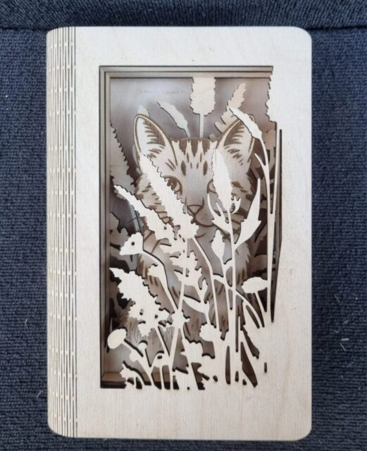 @la.chantournerie et fabrique des objets décoratifs ainsi que des accessoires en bois, principalement à partir de contreplaqué de bouleau sur mesure. Elle fabrique des créations sur mesure à la demande du client (urnes, décorations murales, veilleuses personnalisées). Elle poursuit une démarche de créations durables, pratiques et accessible. 🪵
#fabriqueenaveyron #fabriqueenfrance #fabricationartisanale #fabricationfrancaise #artisanatfrancais #madeinfrance #Aveyron #savoirfaire #savoirfairefrançais #creations #fantaisie #decoration