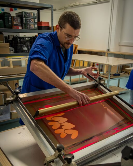 👀 Le saviez-vous ?
L'édition et l'imprimerie font partie des savoir-faire du Fabriqué en Aveyron. Ces entreprises mettent leur expertise au service de vos projets en alliant création, édition et impression pour donner vie à toutes vos idées sur papier.
📷 @le_manoir_aux_histoires
#fabriqueenaveyron #fabriqueenfrance #fabricationartisanale #fabricationfrancaise #artisanatfrancais #madeinfrance #Aveyron #savoirfaire #savoirfairefrançais #serigraphie #art